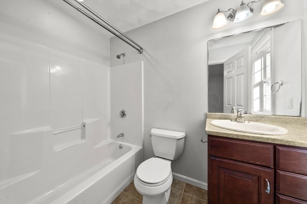 6 Fairlawn Ave, Burlington, MA Photo #10
