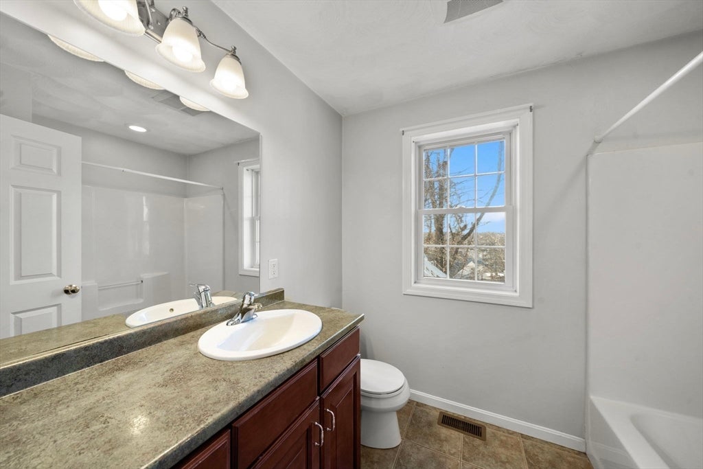 6 Fairlawn Ave, Burlington, MA Photo #13
