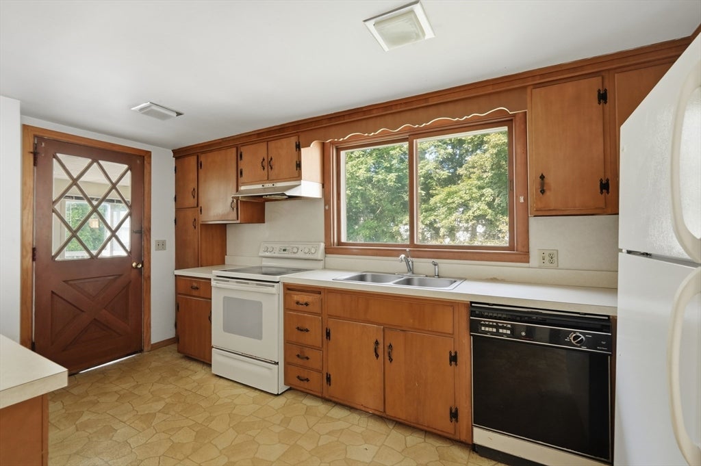 21 Job Cushing Road, Shrewsbury, MA, 21 Job Cushing Road, Shrewsbury, MA Photo #9