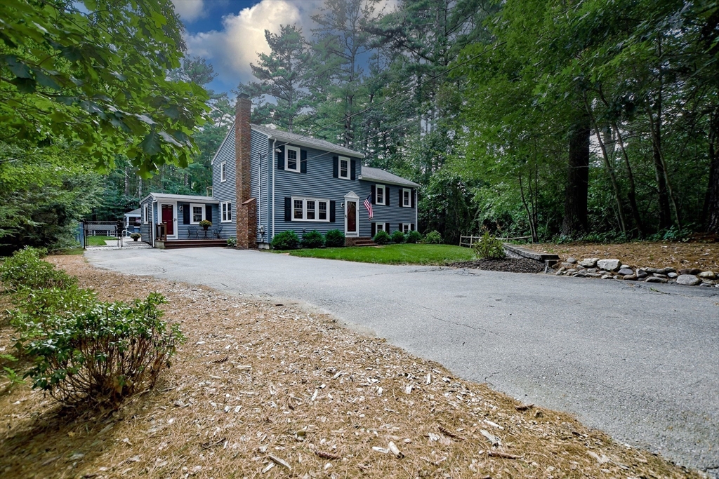 12 Pine Needle Ln