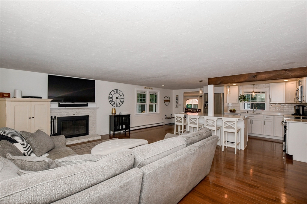 12 Pine Needle Ln