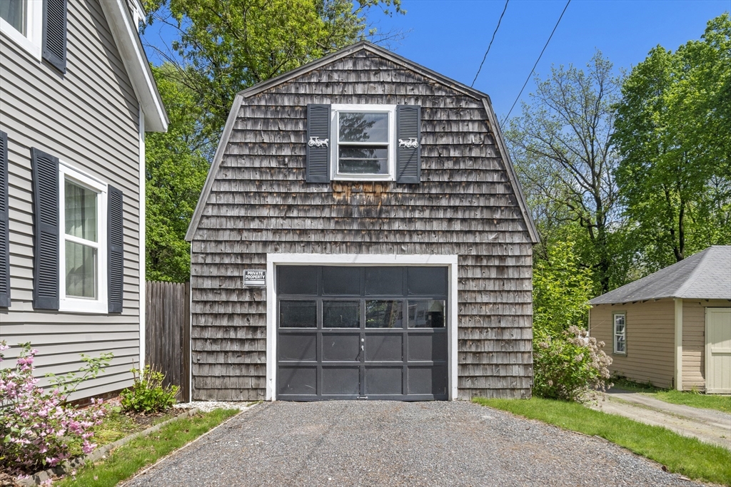 84 Bennett Lane