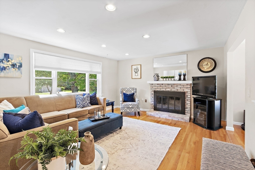 3 Thomas Drive
