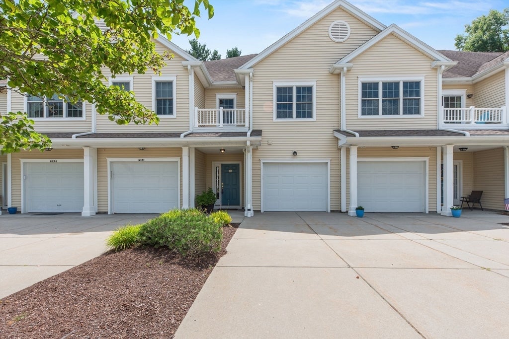 Photo of 631 East St, Mansfield, MA