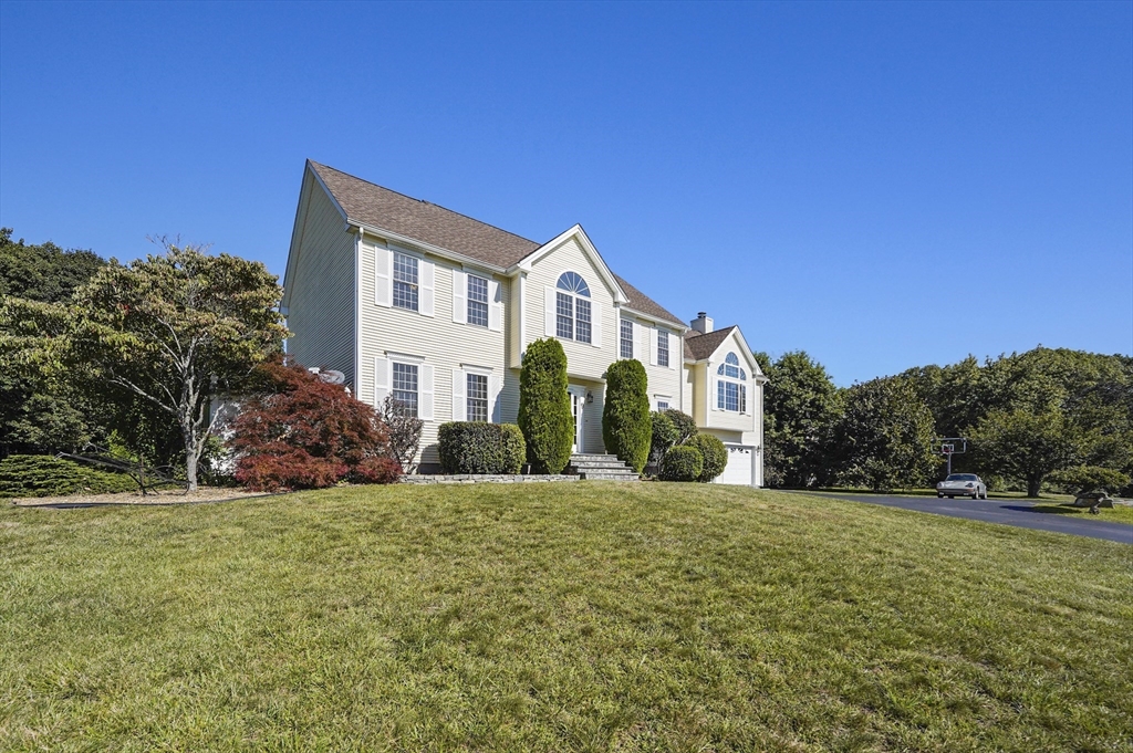 9 Brookside Drive
