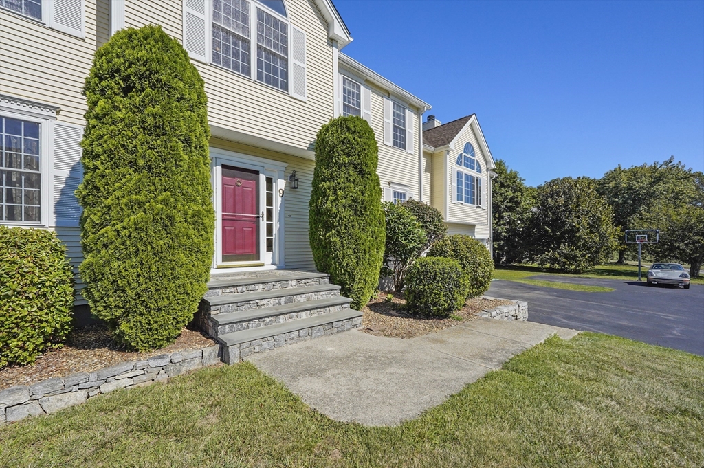 9 Brookside Drive