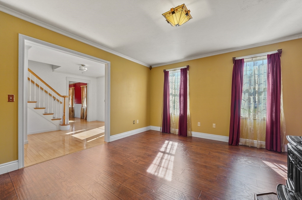9 Brookside Drive