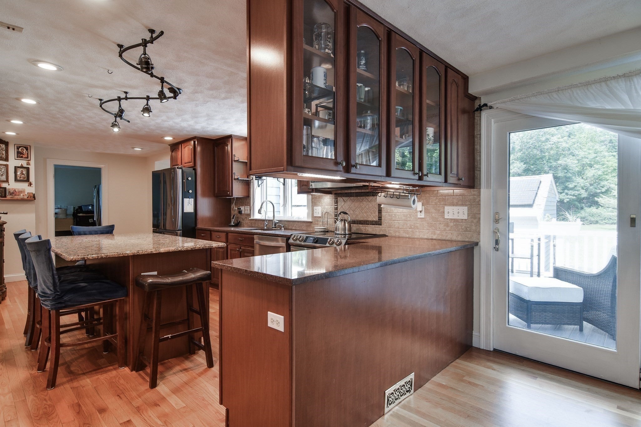 202 Boston Post Rd, Wayland, MA Photo #10