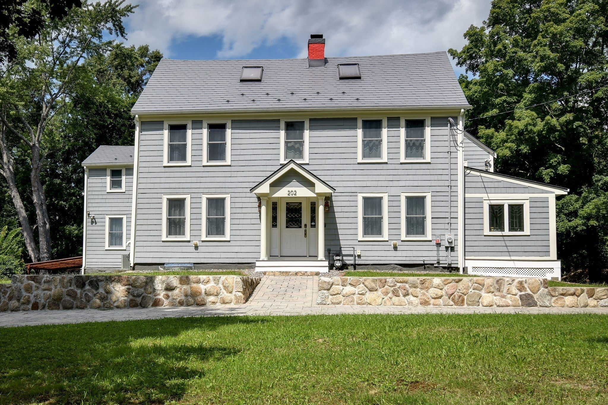 Photo of 202 Boston Post Rd, Wayland, MA