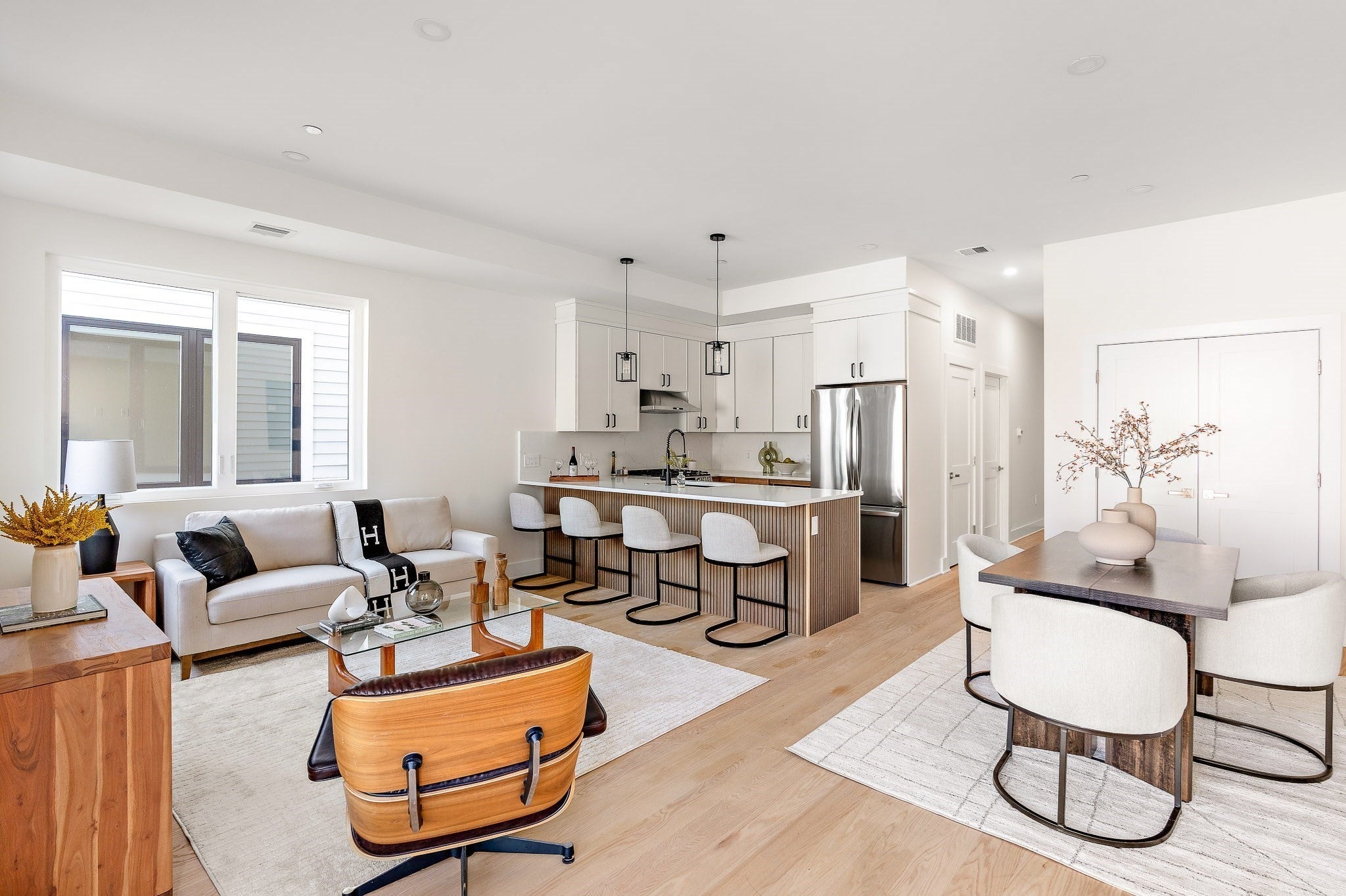28A Swan Avenue 1