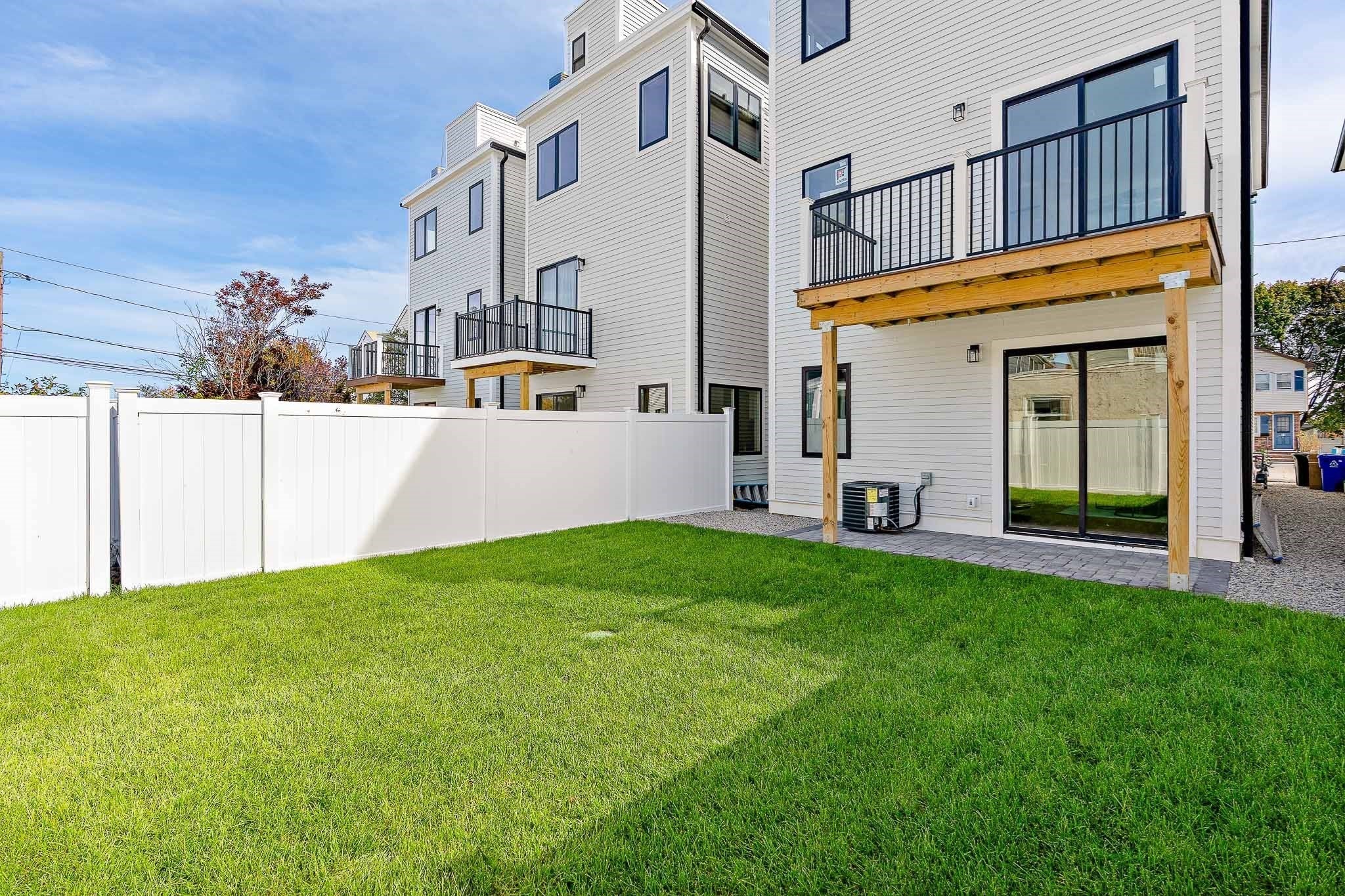 28A Swan Avenue 1