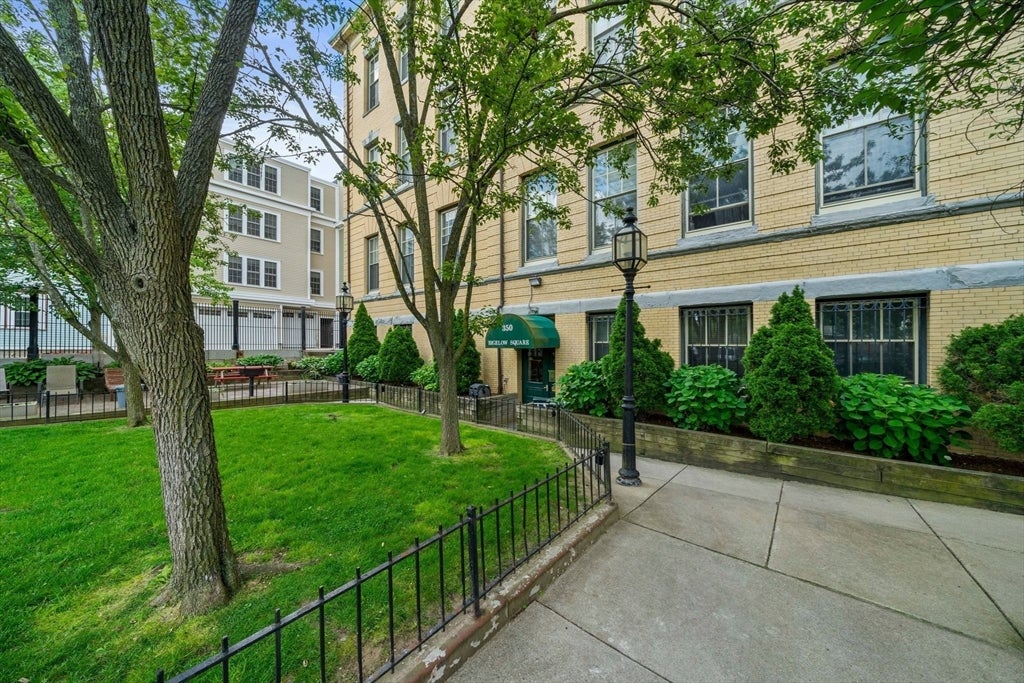 350 West Fourth Street 209