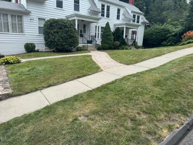 Photo of 1-3 Tahanto Rd, Worcester, MA