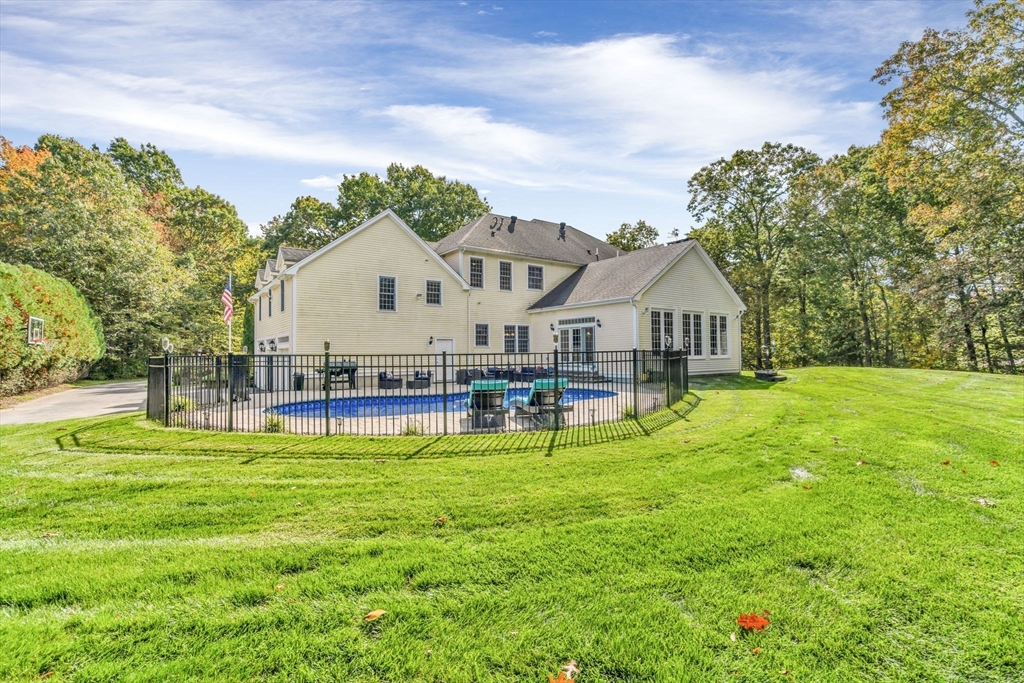 27 Hovey's Pond Drive