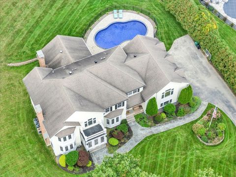 27 Hovey's Pond Drive Boxford MA 01921