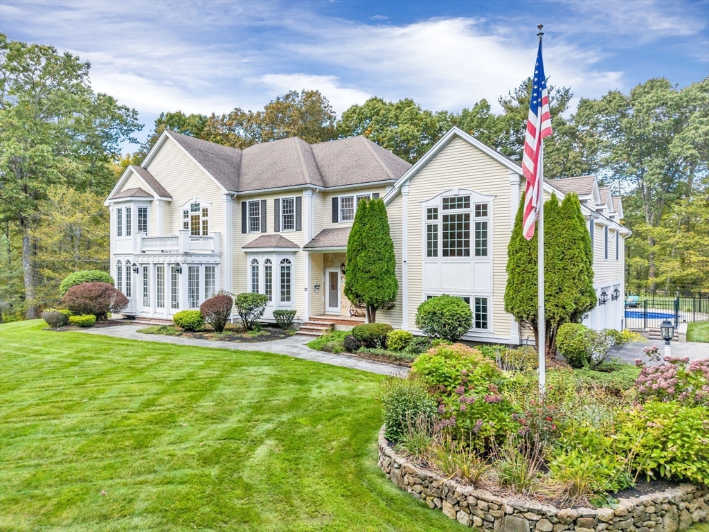 27 Hovey's Pond Drive