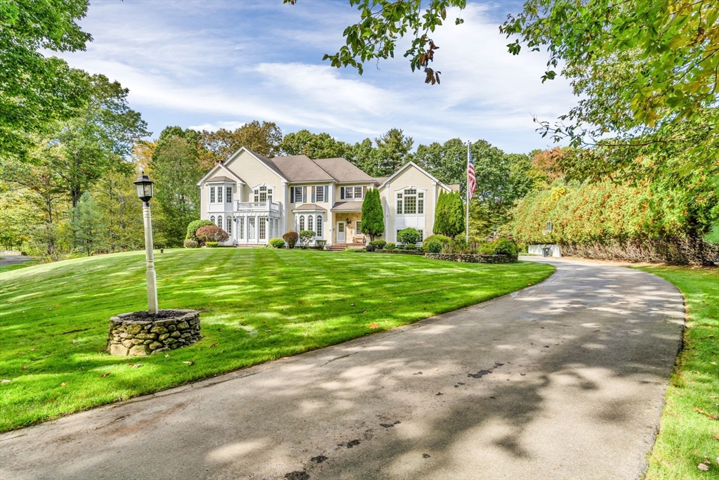 27 Hovey's Pond Drive