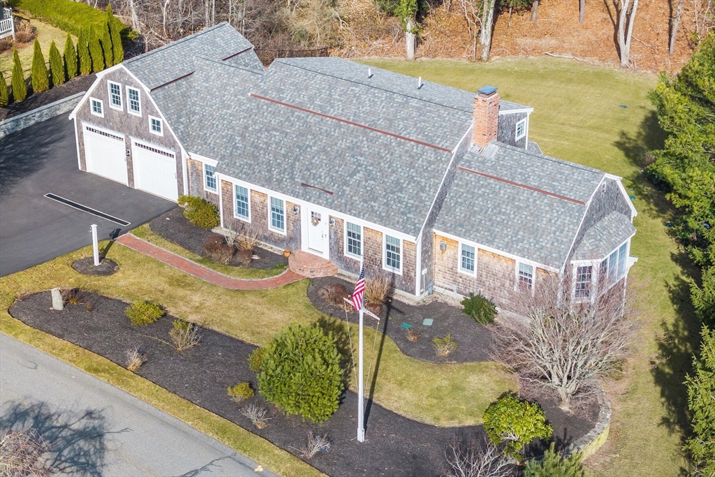 7 Colonial Dr