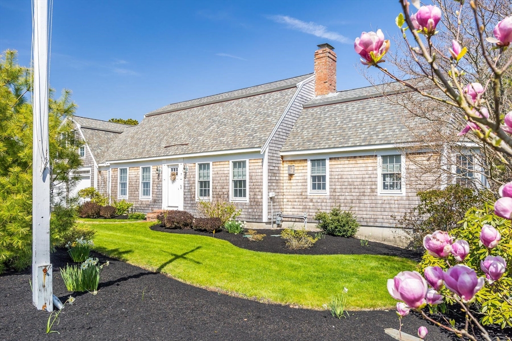 7 Colonial Dr