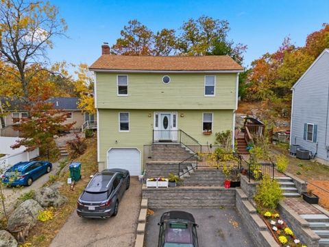 22 Juniper St Lowell MA 01852