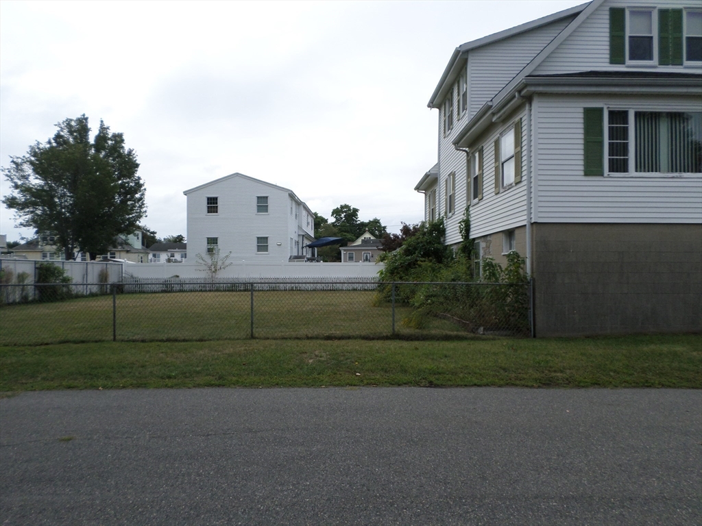 9 Douglas Rd
