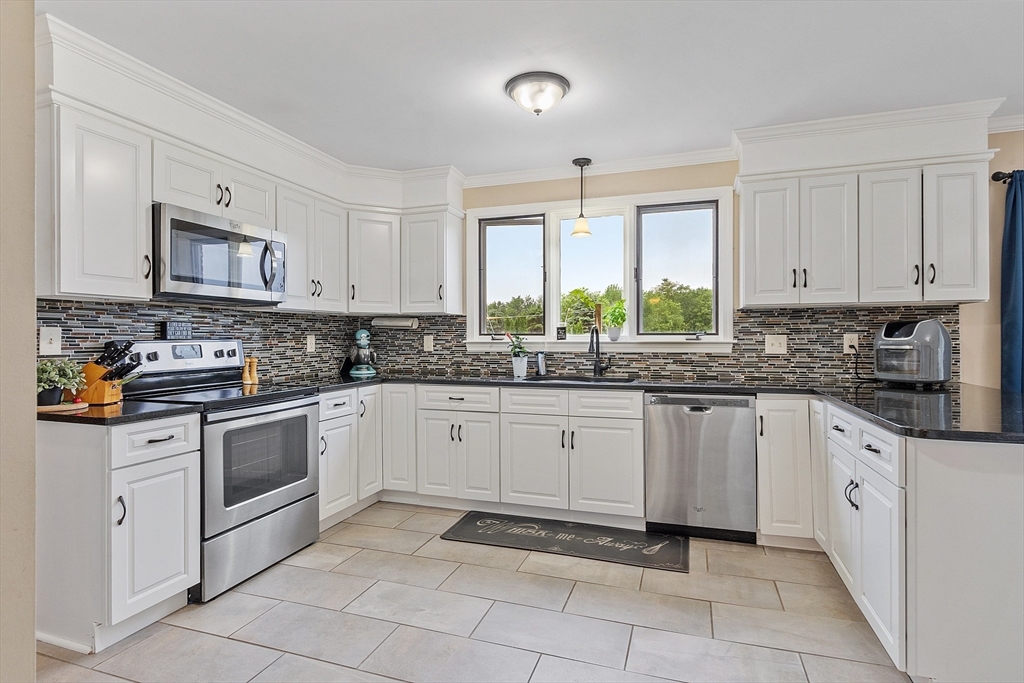 19 Otter River Rd