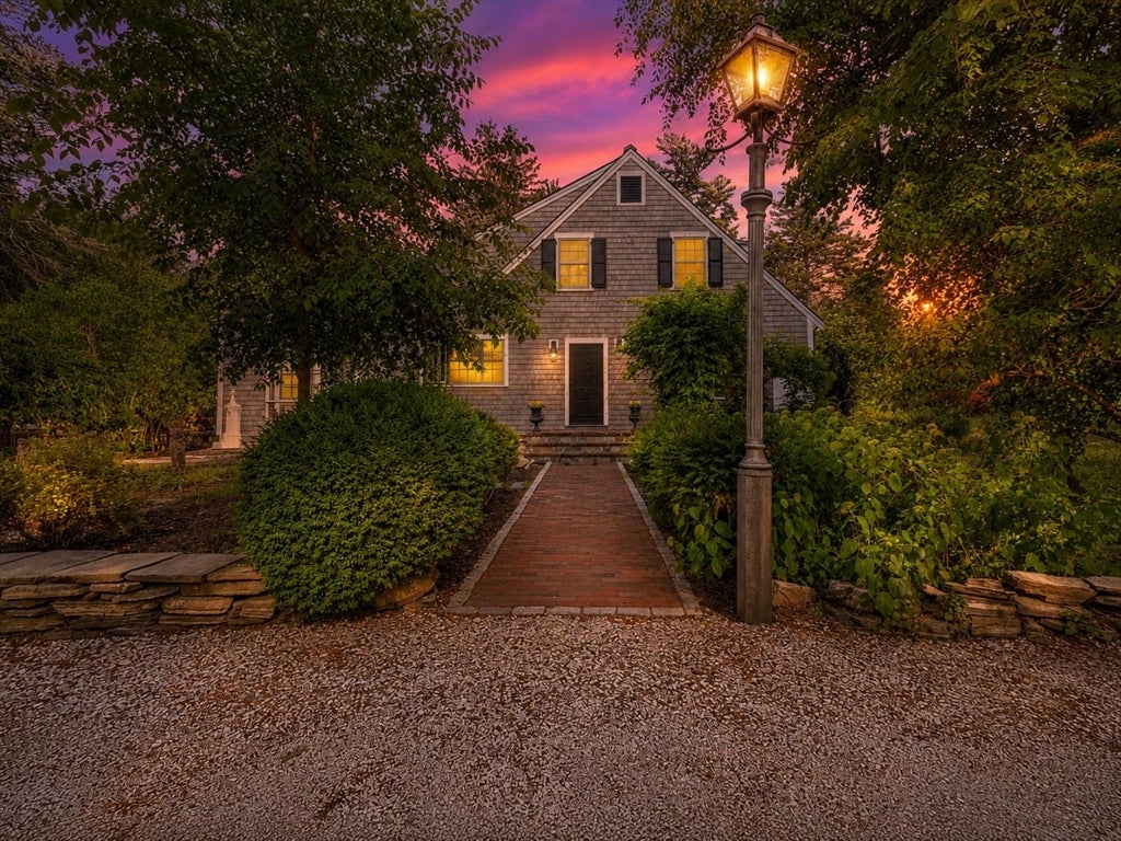 659 Front Street