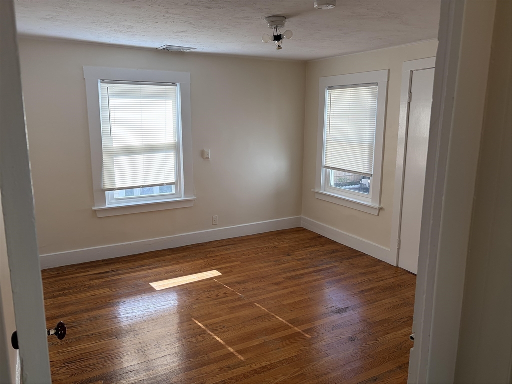 Cambridge, Massachusetts 02139, United States, 4 Bedrooms Bedrooms, ,3 BathroomsBathrooms,Residential,Active,228038