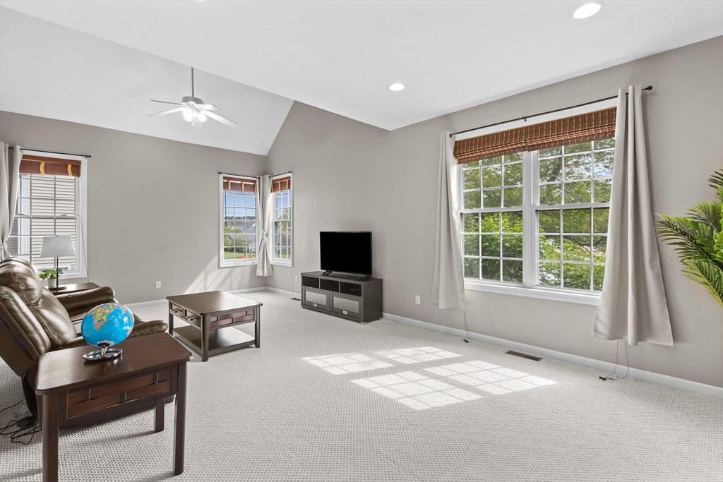 18 Ptarmigan Dr 18