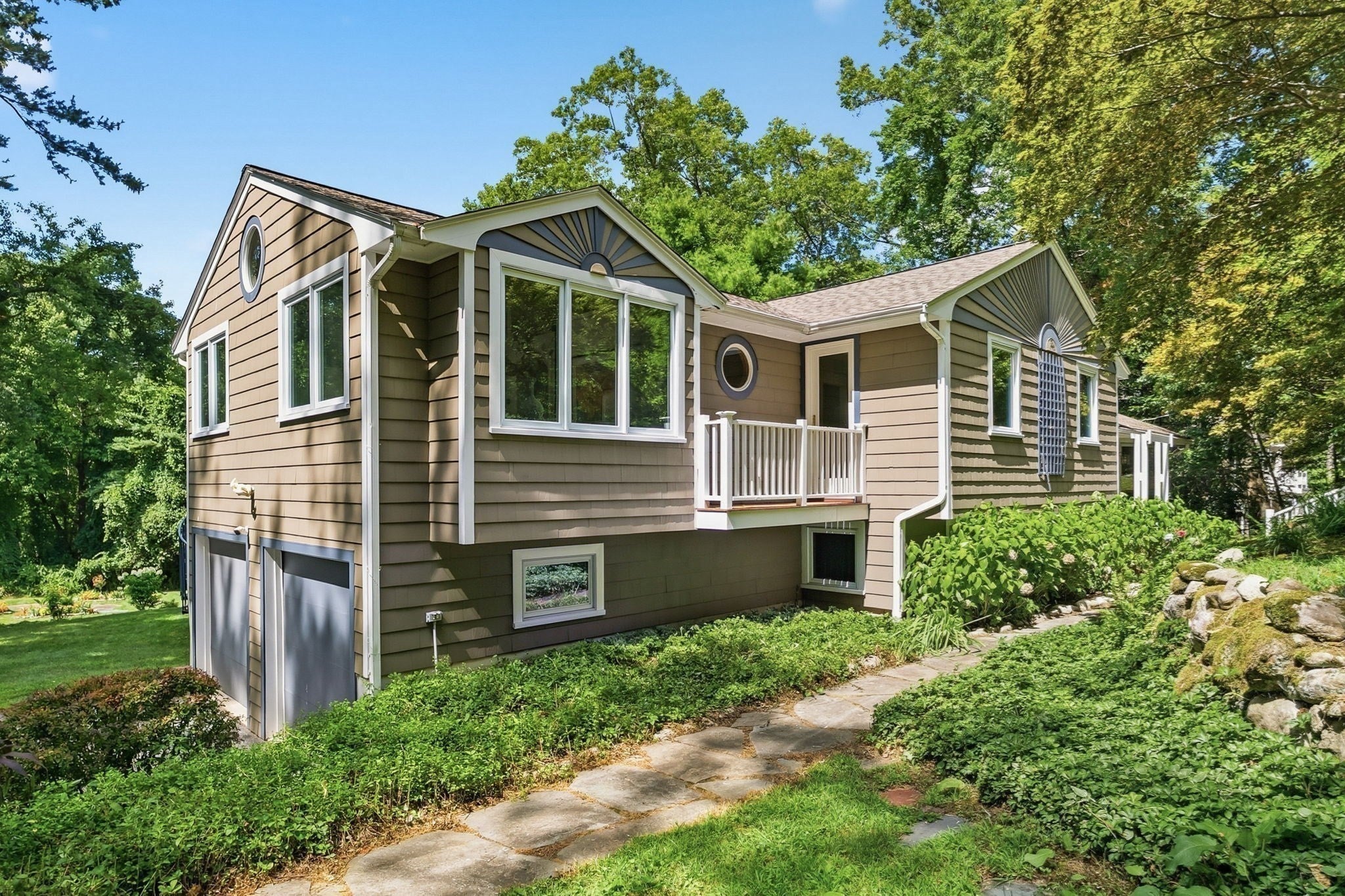 Photo of 126 Lexington Road, Lincoln, MA