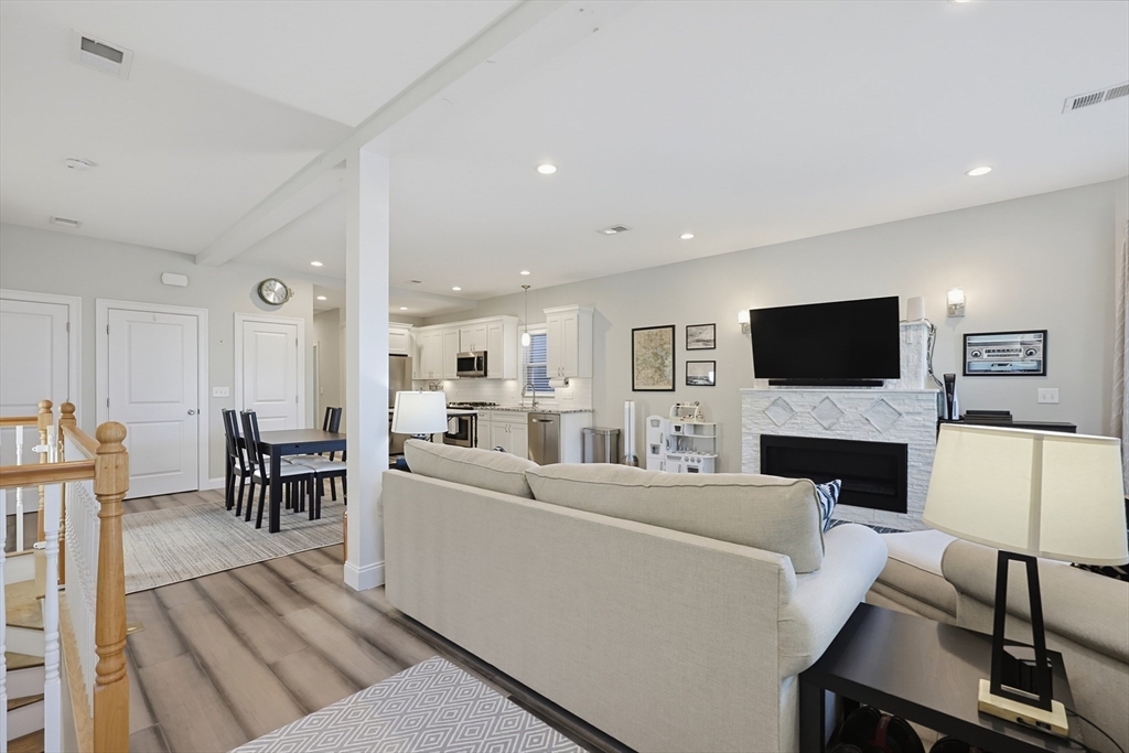 56 Byron St 2