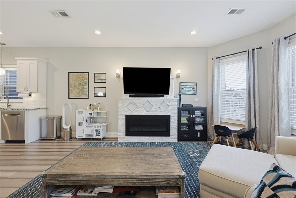 56 Byron St 2