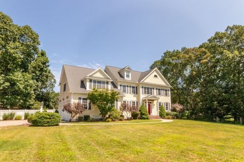 14 Essex Street Norfolk MA 02056