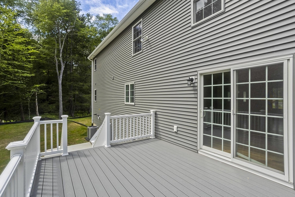 Wilbraham, Massachusetts 01095, United States, 4 Bedrooms Bedrooms, ,3 BathroomsBathrooms,Residential,Active,170955