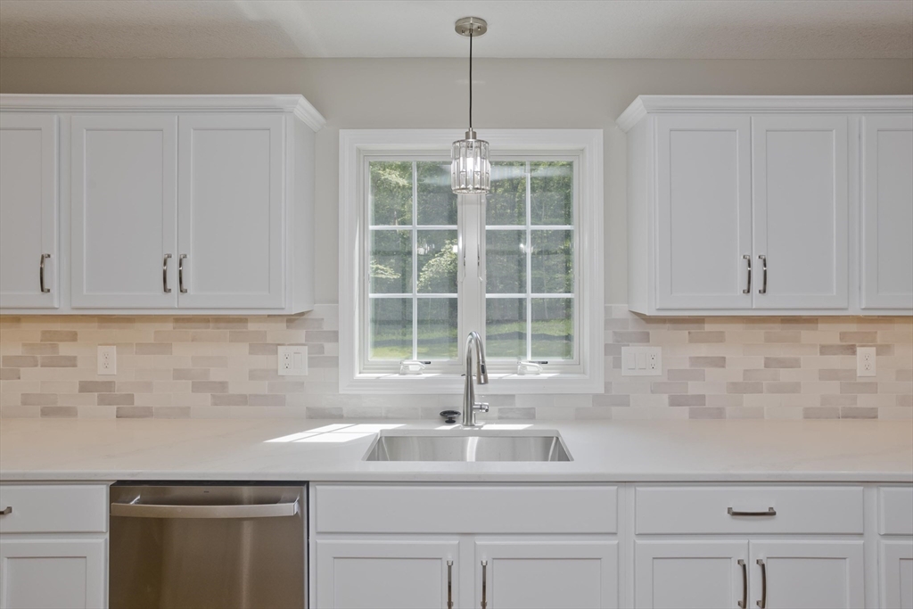 Wilbraham, Massachusetts 01095, United States, 4 Bedrooms Bedrooms, ,3 BathroomsBathrooms,Residential,Active,170955