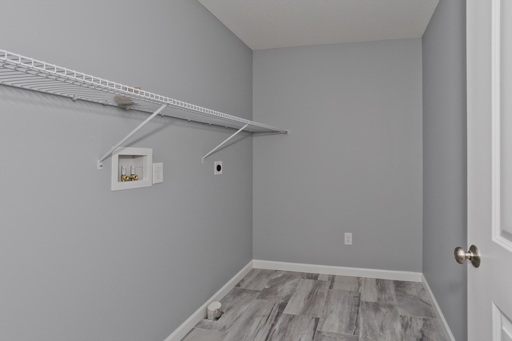 Wilbraham, Massachusetts 01095, United States, 4 Bedrooms Bedrooms, ,3 BathroomsBathrooms,Residential,Active,170955