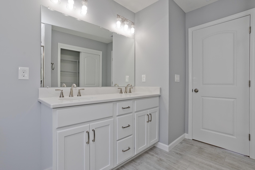 Wilbraham, Massachusetts 01095, United States, 4 Bedrooms Bedrooms, ,3 BathroomsBathrooms,Residential,Active,170955