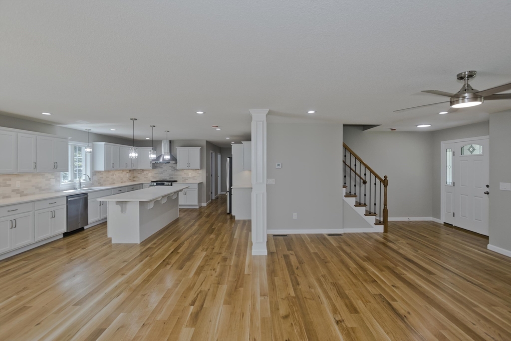 Wilbraham, Massachusetts 01095, United States, 4 Bedrooms Bedrooms, ,3 BathroomsBathrooms,Residential,Active,170955