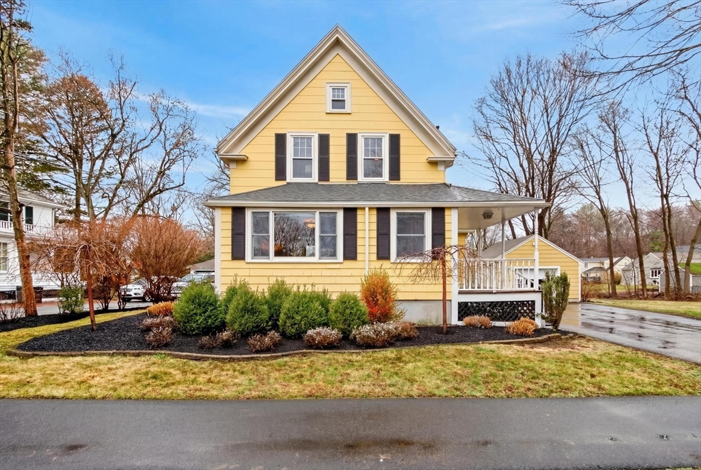 52 Maple St