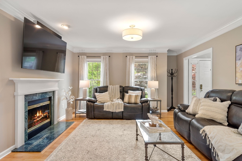 13 Spindle Tree Ln