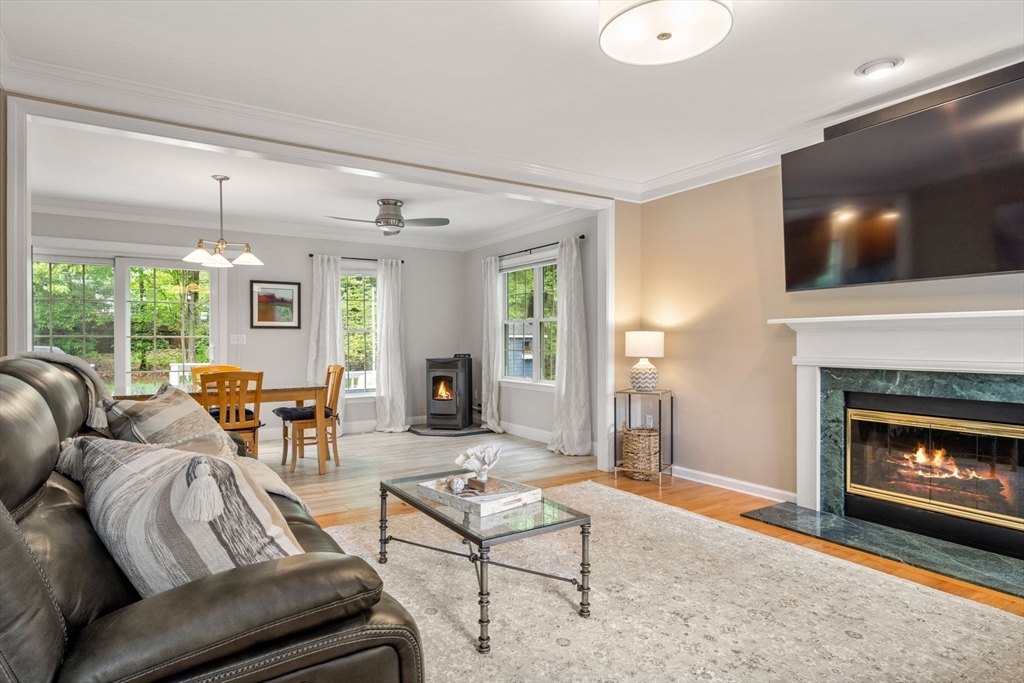 13 Spindle Tree Ln