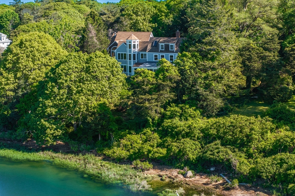 10 Squeteague Harbor