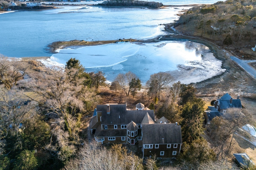 10 Squeteague Harbor