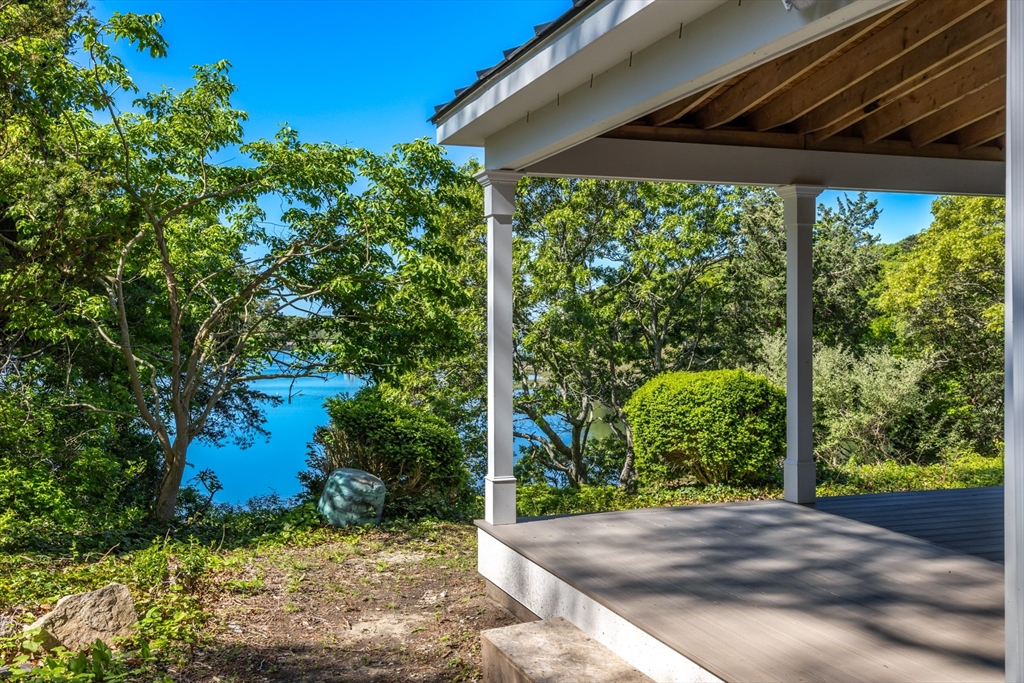 10 Squeteague Harbor