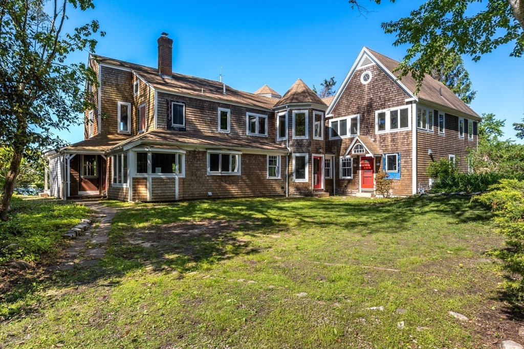 10 Squeteague Harbor