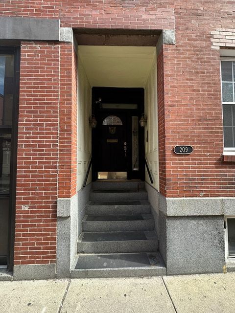 209 Salem Street Boston MA 02113