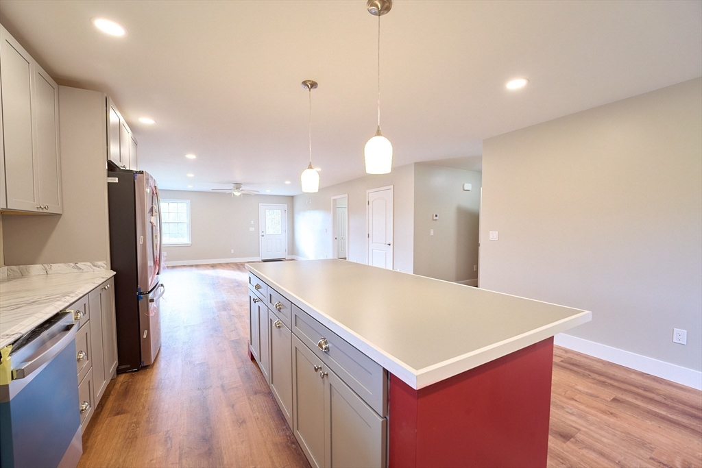 11 Farmhouse Road