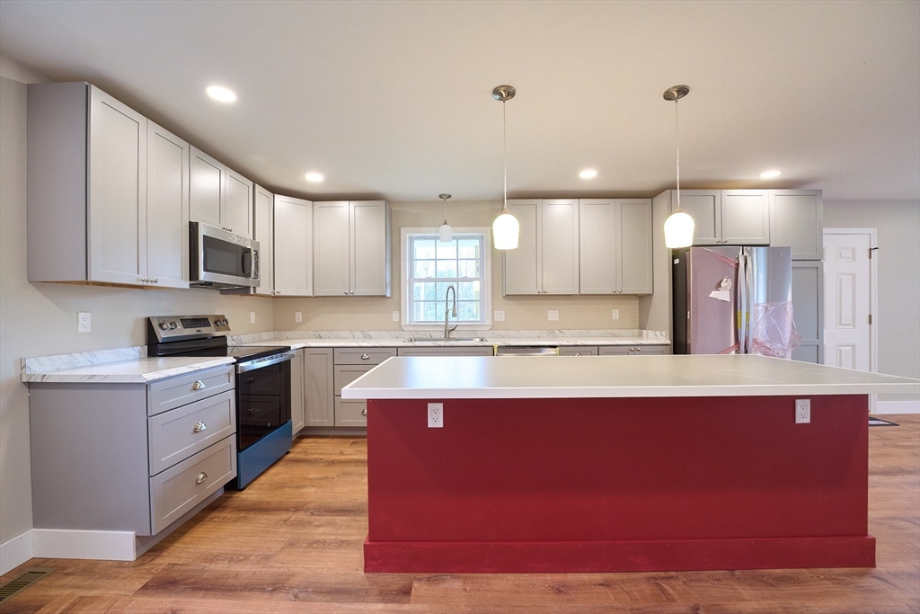 11 Farmhouse Road