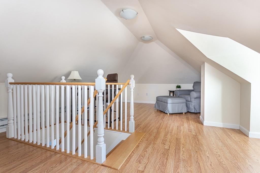 Needham, Massachusetts 02492, United States, 3 Bedrooms Bedrooms, ,2 BathroomsBathrooms,Residential,Pending,8843