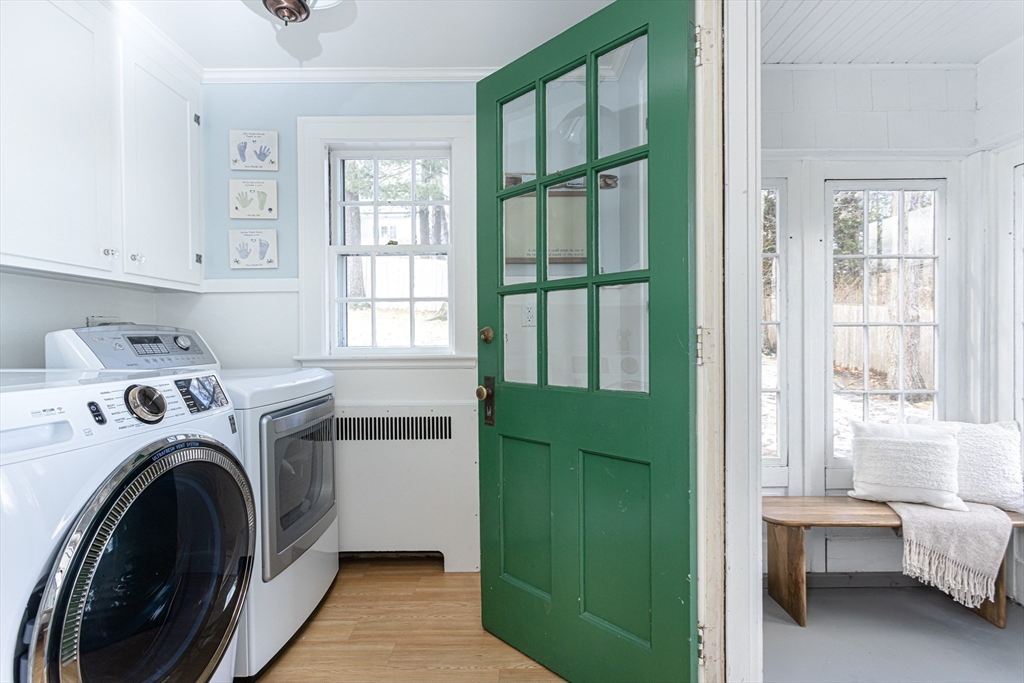 Needham, Massachusetts 02492, United States, 3 Bedrooms Bedrooms, ,2 BathroomsBathrooms,Residential,Pending,8843